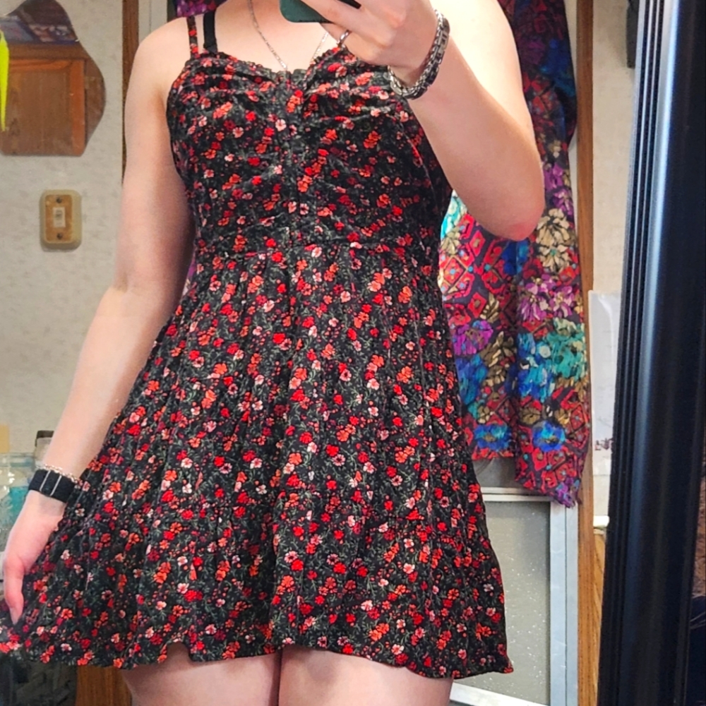 RED FLORAL DRESS🌹